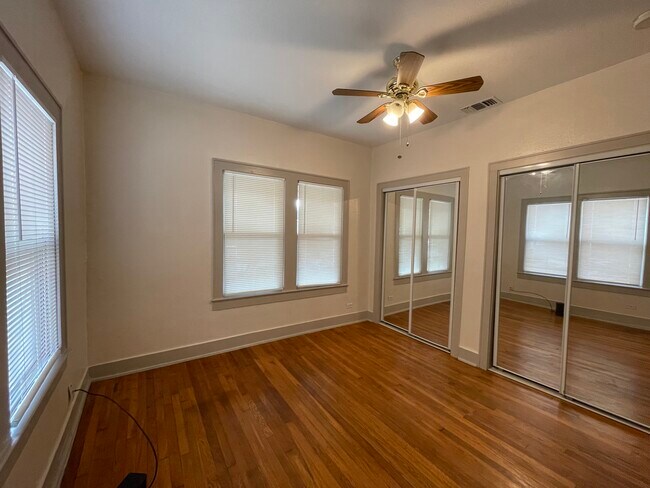 Building Photo - 713 E Elmira St