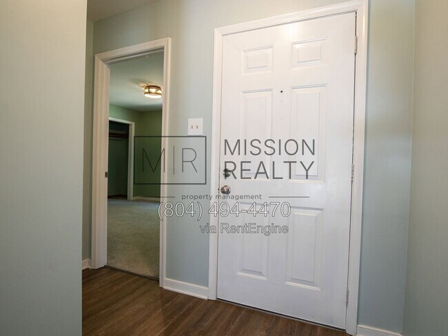 Building Photo - 7750 Robinwood Dr