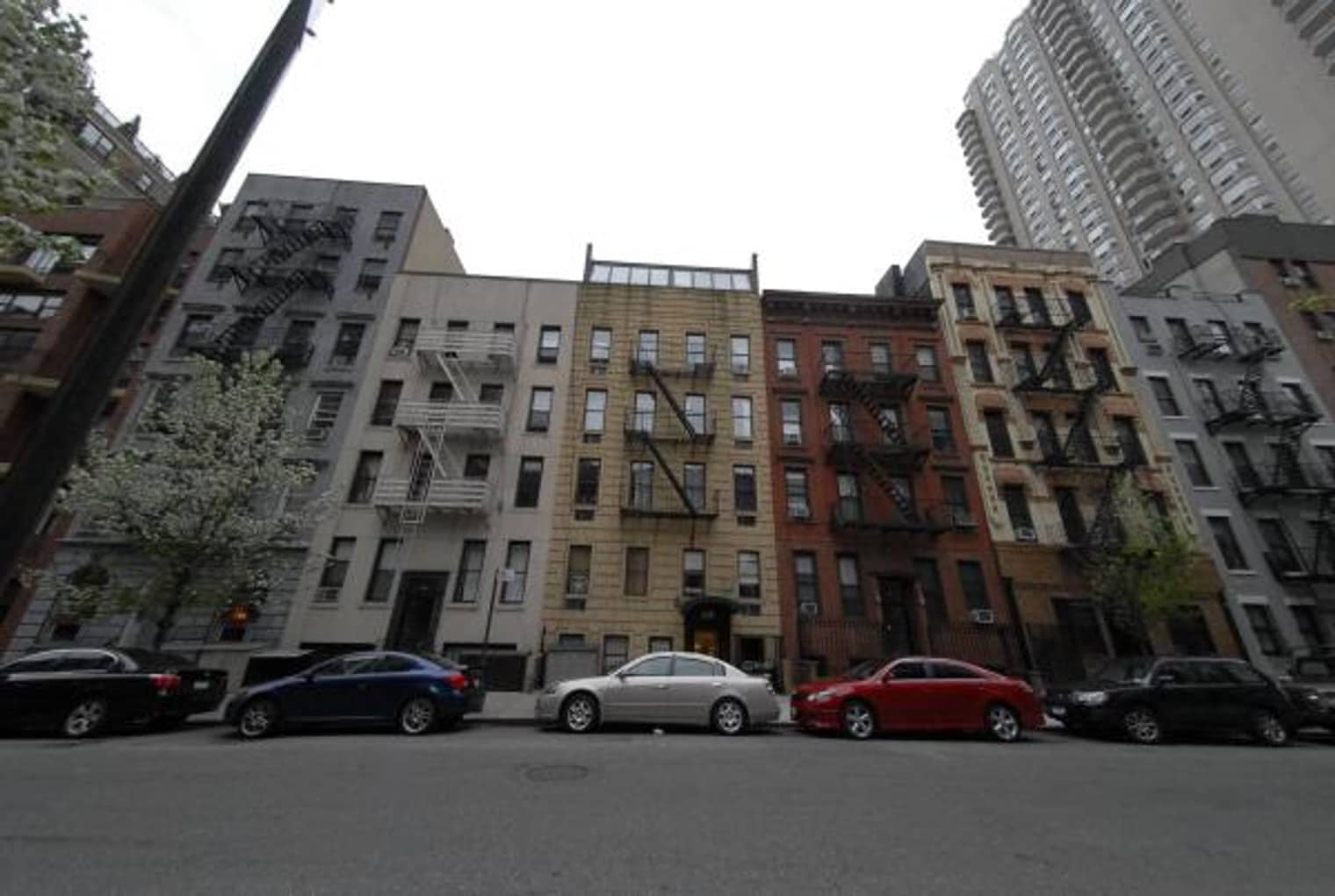 Building Photo - 328 E 74th St