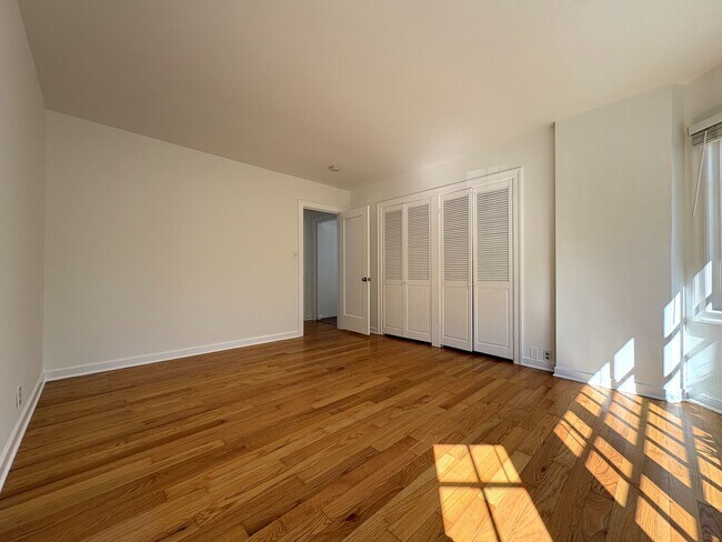 Building Photo - Charming Updated 4BR Home on Prime Corner ...
