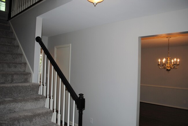 Building Photo - 9836 Longwood Cir