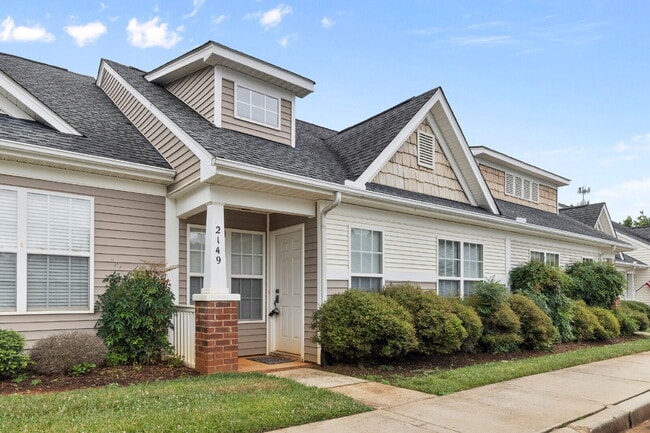 Primary Photo - Freshly Updated 3 bed 2 bath Townhome in P...