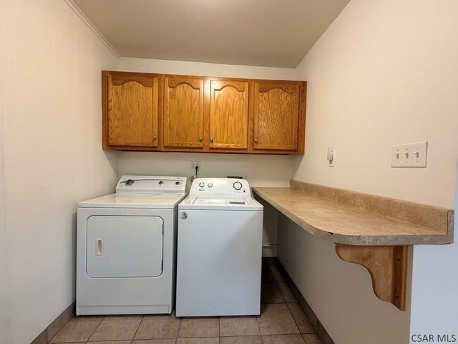 Building Photo - 1204 Erickson Dr