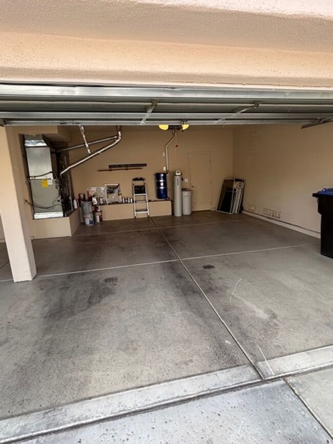 Building Photo - 2929 Sterling Cove Dr