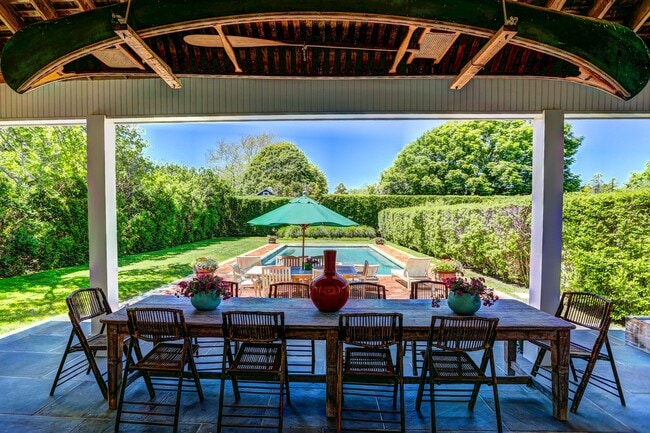 Building Photo - 16 Drew Ln