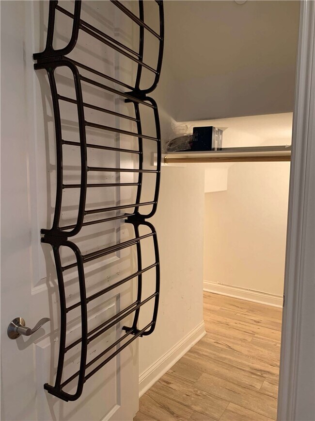 Building Photo - 166 Willowbend