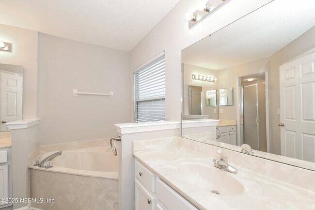 Building Photo - 14297 Fish Eagle Dr E