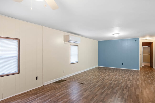 Building Photo - 34490 Virginia Dr