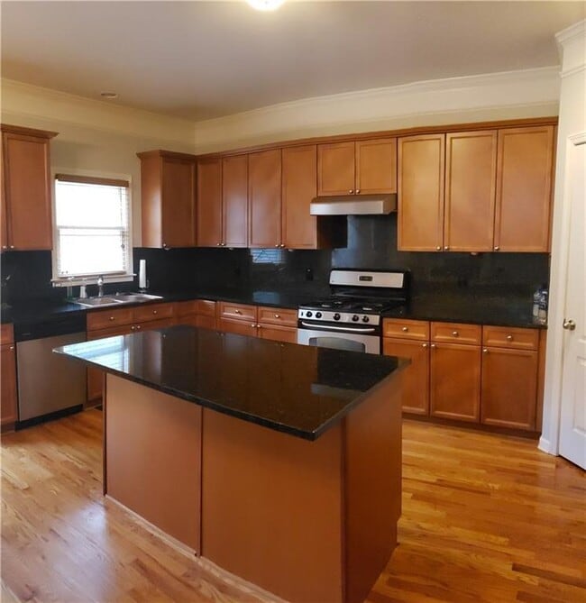 Building Photo - 211 Water Oak Pl