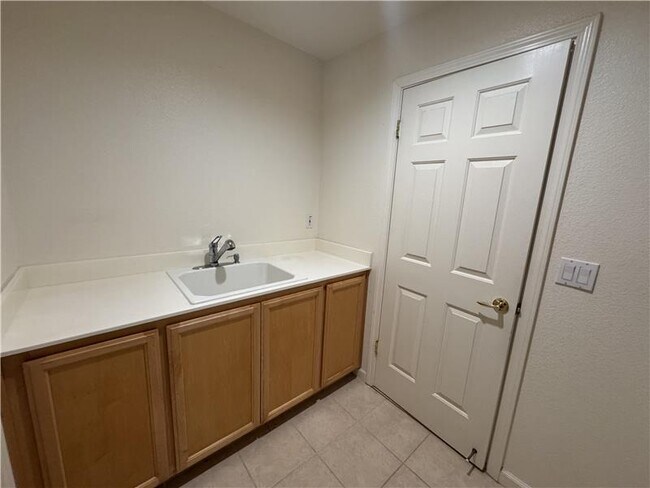 Building Photo - 4641 Palomino Way