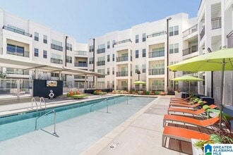 Building Photo - 3500 Clairmont Ave