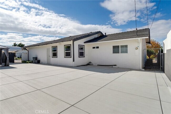 Building Photo - 12951 Cascade St