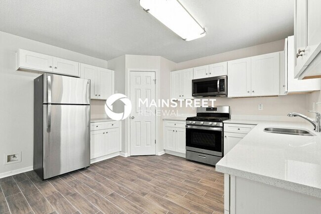 Building Photo - 4 Bedroom Pet-Friendly Home in ELLENWOOD, GA with Main Street Renewal