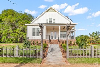 Building Photo - Great Southwood Home