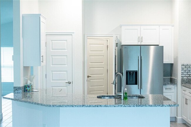 Building Photo - 2680 Averland Lp