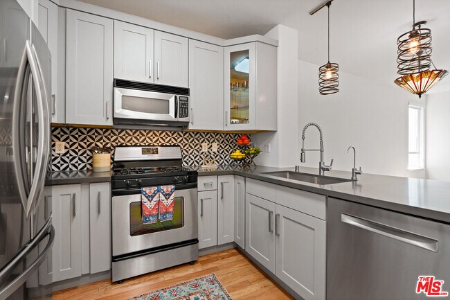 Building Photo - 100 S Alameda St