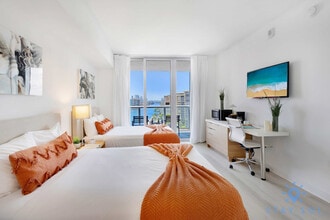 Building Photo - 2602 E Hallandale Beach Blvd