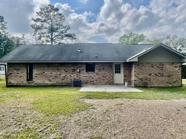 Building Photo - Single Family Home.  Available Now!