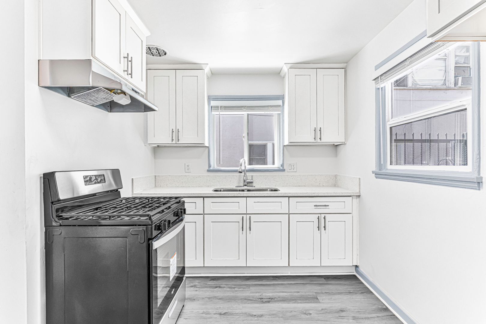 Building Photo - 727 Olive Ave