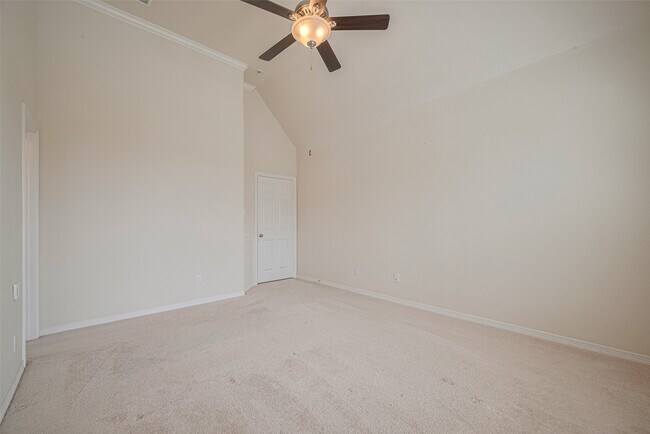 Building Photo - 10004 Spring Shadows Park Cir