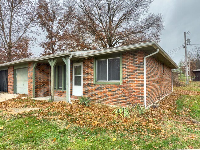 Building Photo - 2447-2447 E Heying Dr