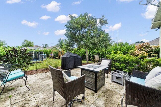 Building Photo - 3183 SW Ann Arbor Rd