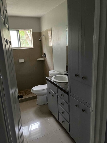 Building Photo - 234 E Los Ebanos Blvd