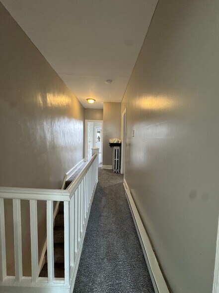 Building Photo - 8XX S Alden St