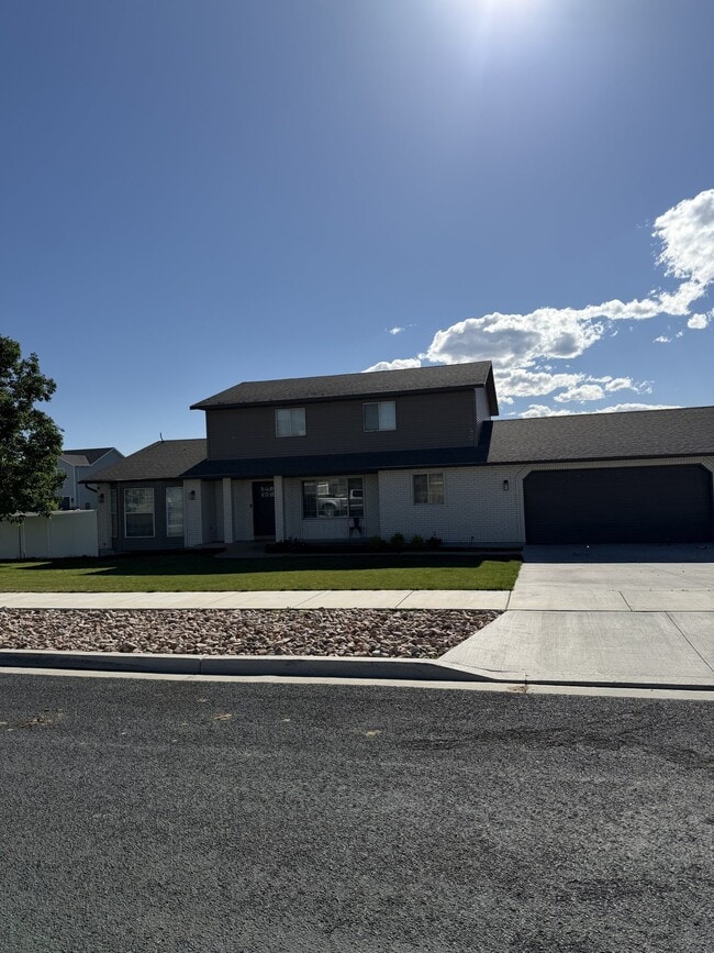 Building Photo - 1635 N 770 W