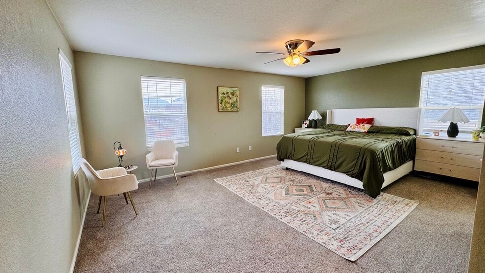 Building Photo - 2208 Buttercup St