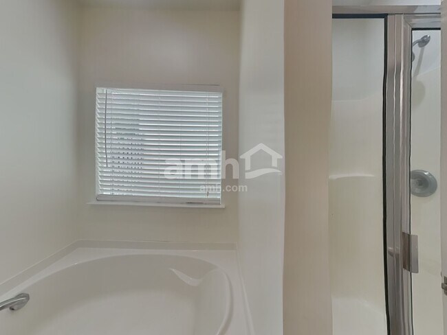 Building Photo - 6137 Kilchurn Dr