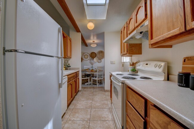 Building Photo - 8304 Della Rd NE
