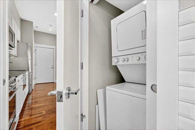 Building Photo - 36 Carriage Ln
