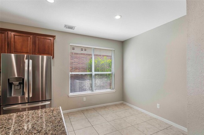 Building Photo - 6 Colewood Ct