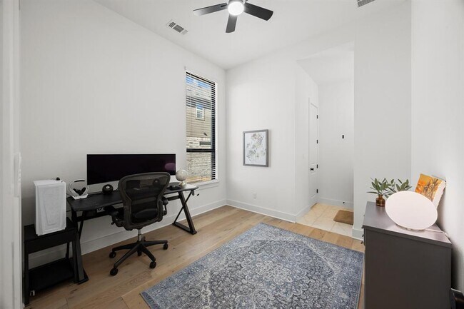 Building Photo - 212 Texas Bluebonnet Trl