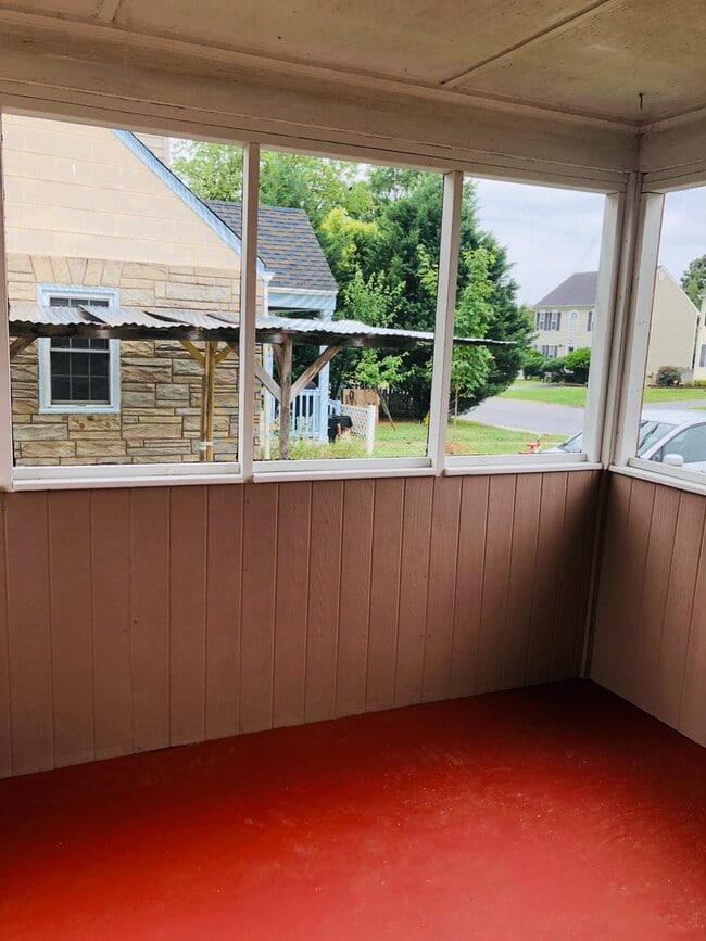 Building Photo - Adorable 3 bdrm/1 bath Home Located in Desirable West End!