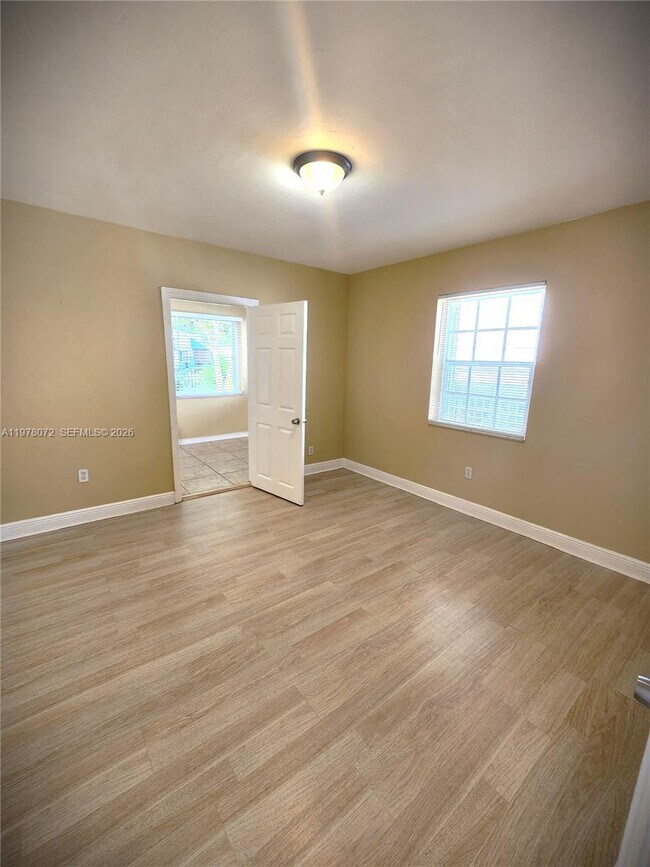 Building Photo - 1030 NW 48th St