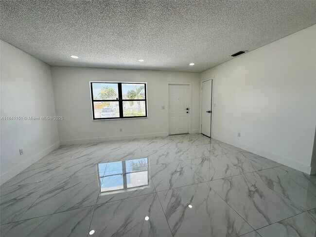 Building Photo - 30120 SW 152nd Ave