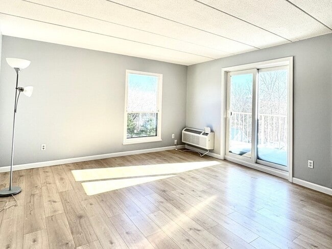 Building Photo - 147 Turner Rd