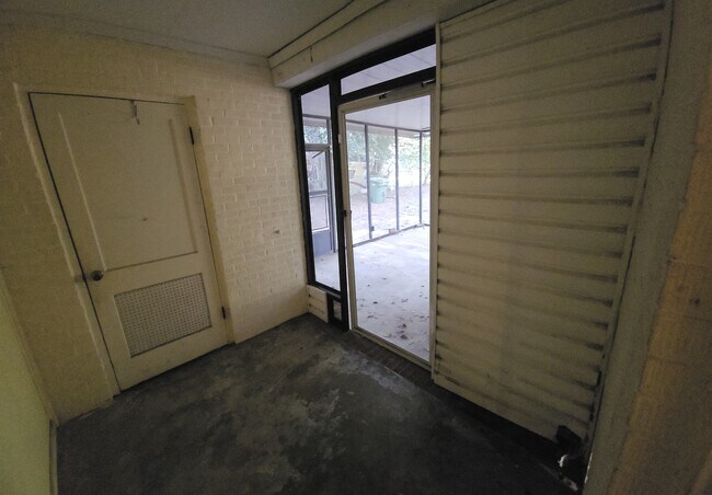 Building Photo - 4438 Harbin St