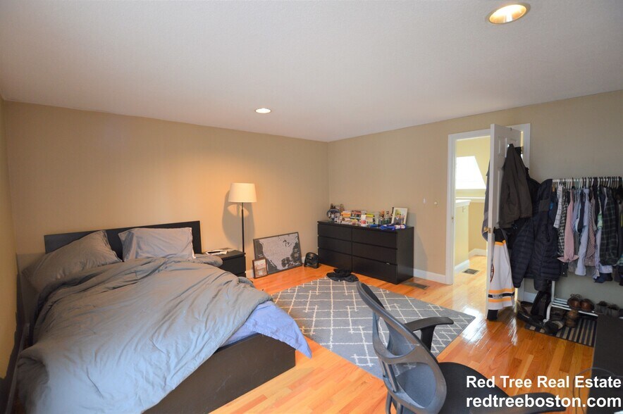 Building Photo - 75 Brainerd Rd