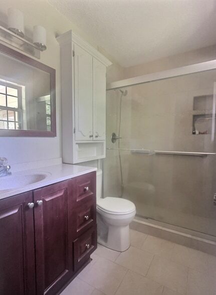 Building Photo - 335 Alexander Cove