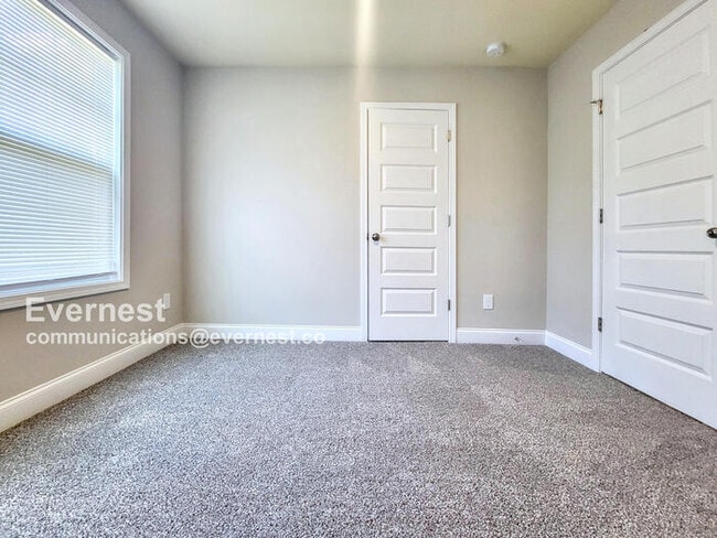 Building Photo - 1754 Live Oak Ln