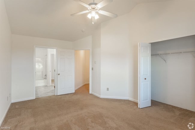 Building Photo - 3 br, 2 bath Condo - 24 Lightning Lane