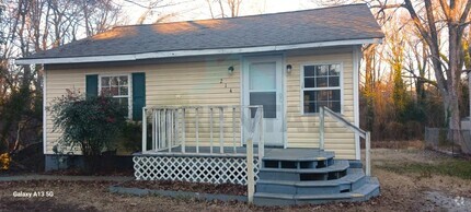 Building Photo - Charming 1-Bedroom and 1-Bathroom Home loc...