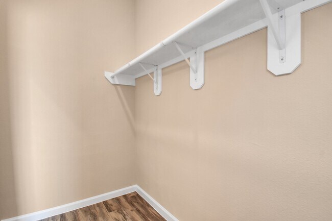 Building Photo - 2215 Bermuda Palms Dr