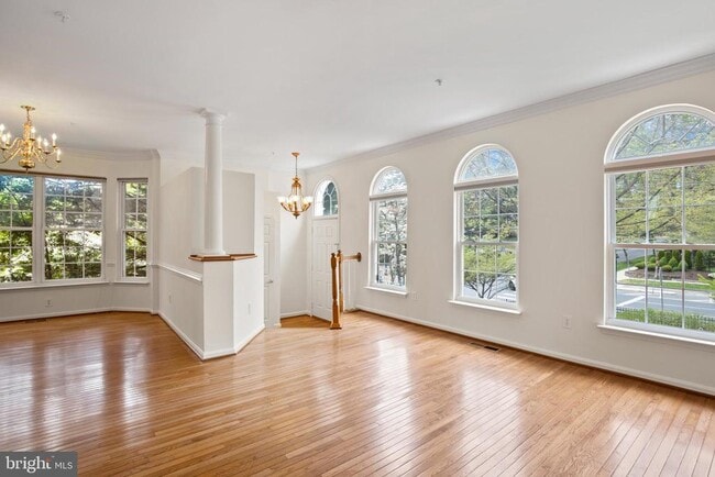 Building Photo - 11201 Woodglen Dr