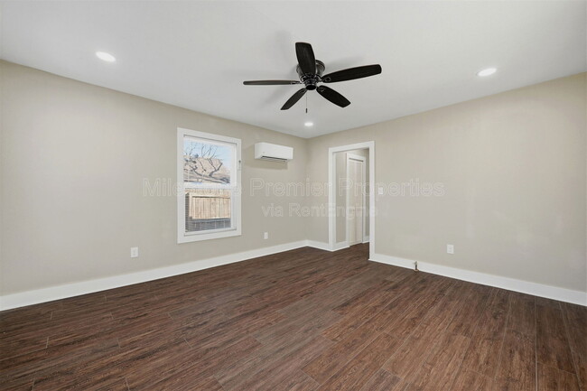 Building Photo - 514 S Chandler Ave