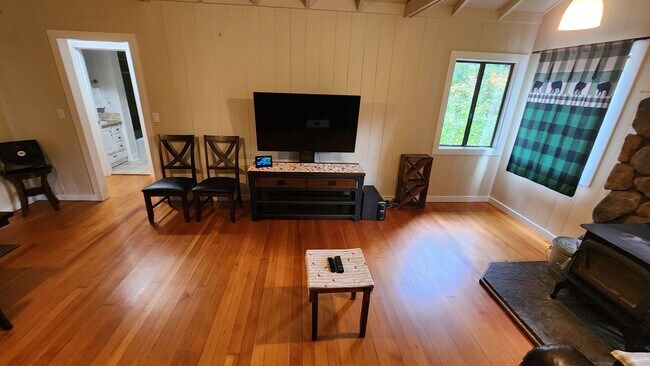 Building Photo - 50% off 1st months rent!! Beautiful Boulder Creek Redwood Home!