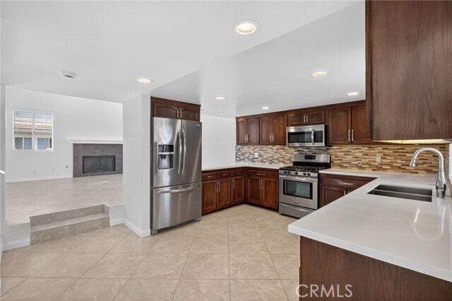 Building Photo - 849 Loma Dr